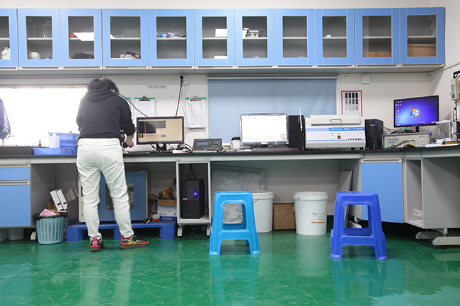 藥水化驗(yàn)室 藥水化驗(yàn)室